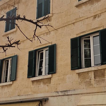 Old Town Apartment Omiš Esterno foto