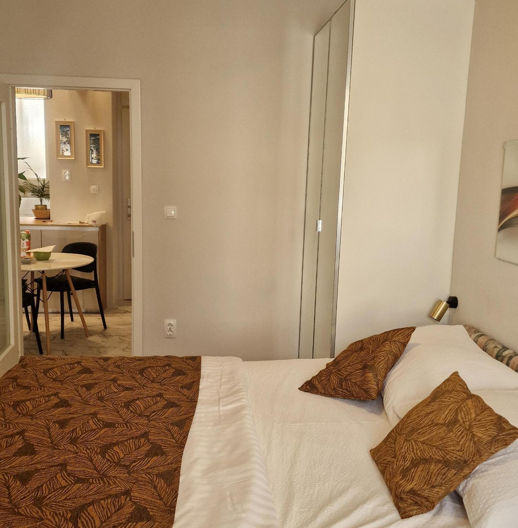 Old Town Apartment Omiš Esterno foto